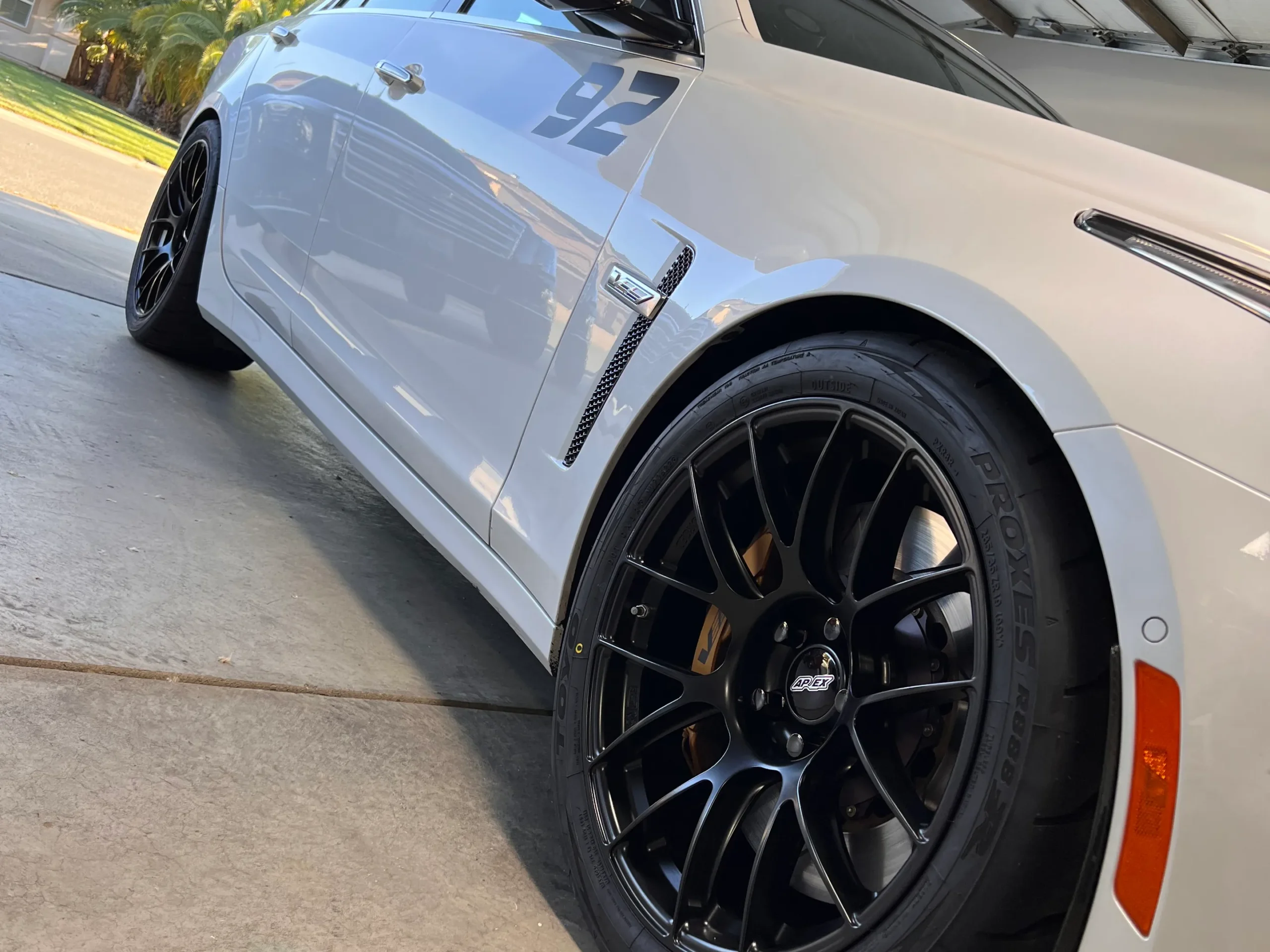 Best 19 Inch Tires for Cadillac